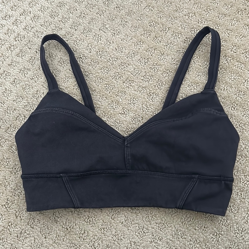 Brand new free people sports bra, never worn. Size xs